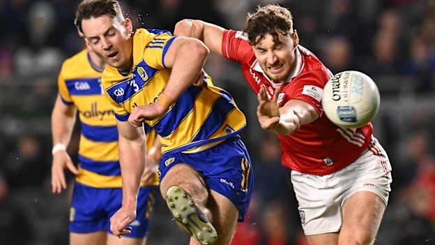 John McManus, Roscommon, and Paul Walsh, Cork, in Allianz Football League Division Two action. Photo by Piaras Ó Mídheach/Sportsfile
